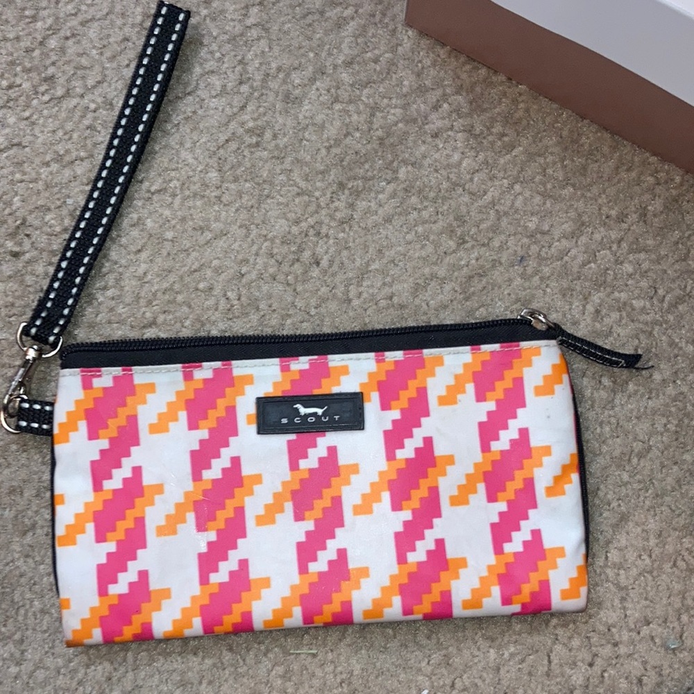 Women's Scout pink & orange zip wristlet